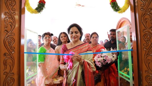 Singer Sunitha Upadrashta Opens Athina Regal Weaves Store in Jubilee Hills