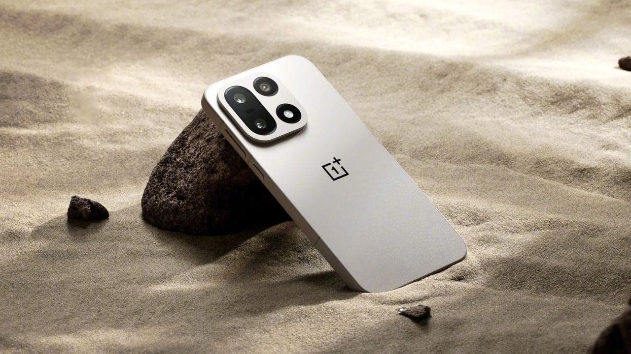 OnePlus 15 Brings Gaming Revolution With 165Hz Display and Vapor Cooling OnePlus 15 Brings Gaming Revolution With 165Hz Display and Vapor Cooling