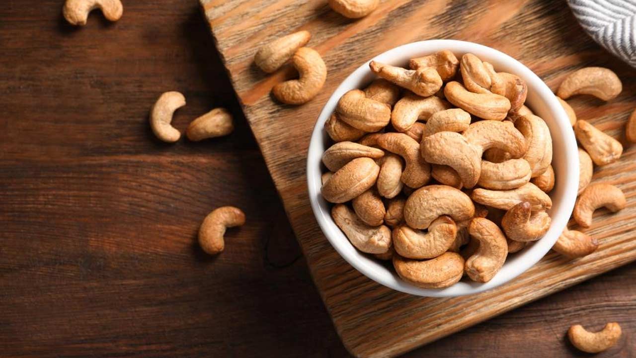 How to Eat Cashews Correctly? Daily Intake Limit and 5 Health Benefits