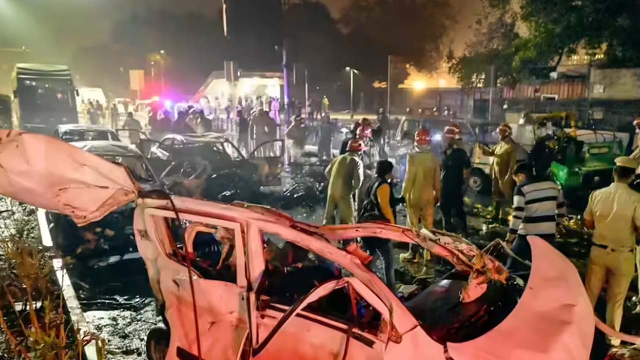 Delhi Bomb Blast 2025: Terrorist Attack or Accident? Here’s What We Know So Far