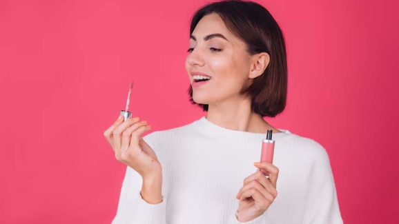 Top 10 Lip Oils That Work Better Than Balms for Winter Dryness