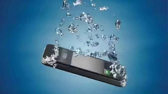 Tech Tips: What to Do If Your Phone Falls Into Water