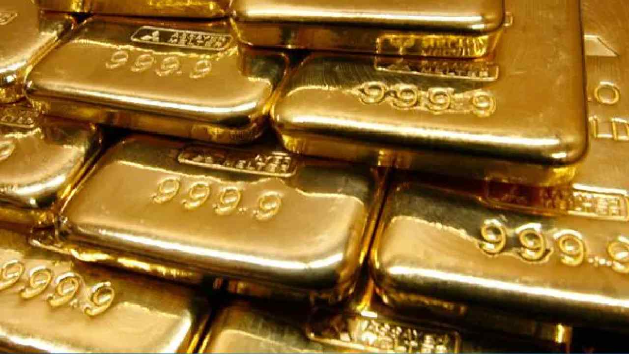 Is Gold Rate Cheaper in America? How Much Can You Bring to India?