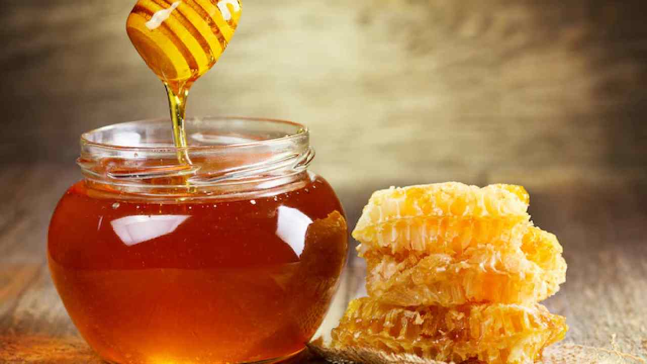 Honey Side Effects: People Who Should Never Eat Honey