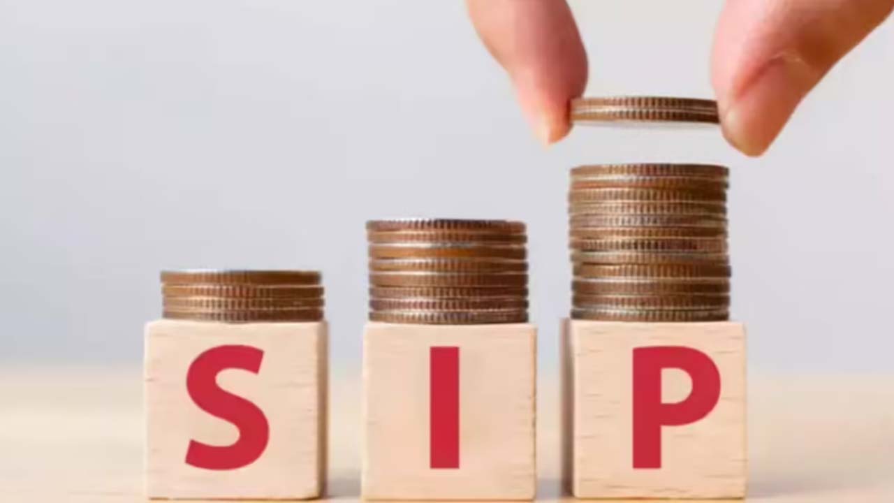 When Should You Stop Your SIP? Financial Experts Share 5 Key Scenarios
