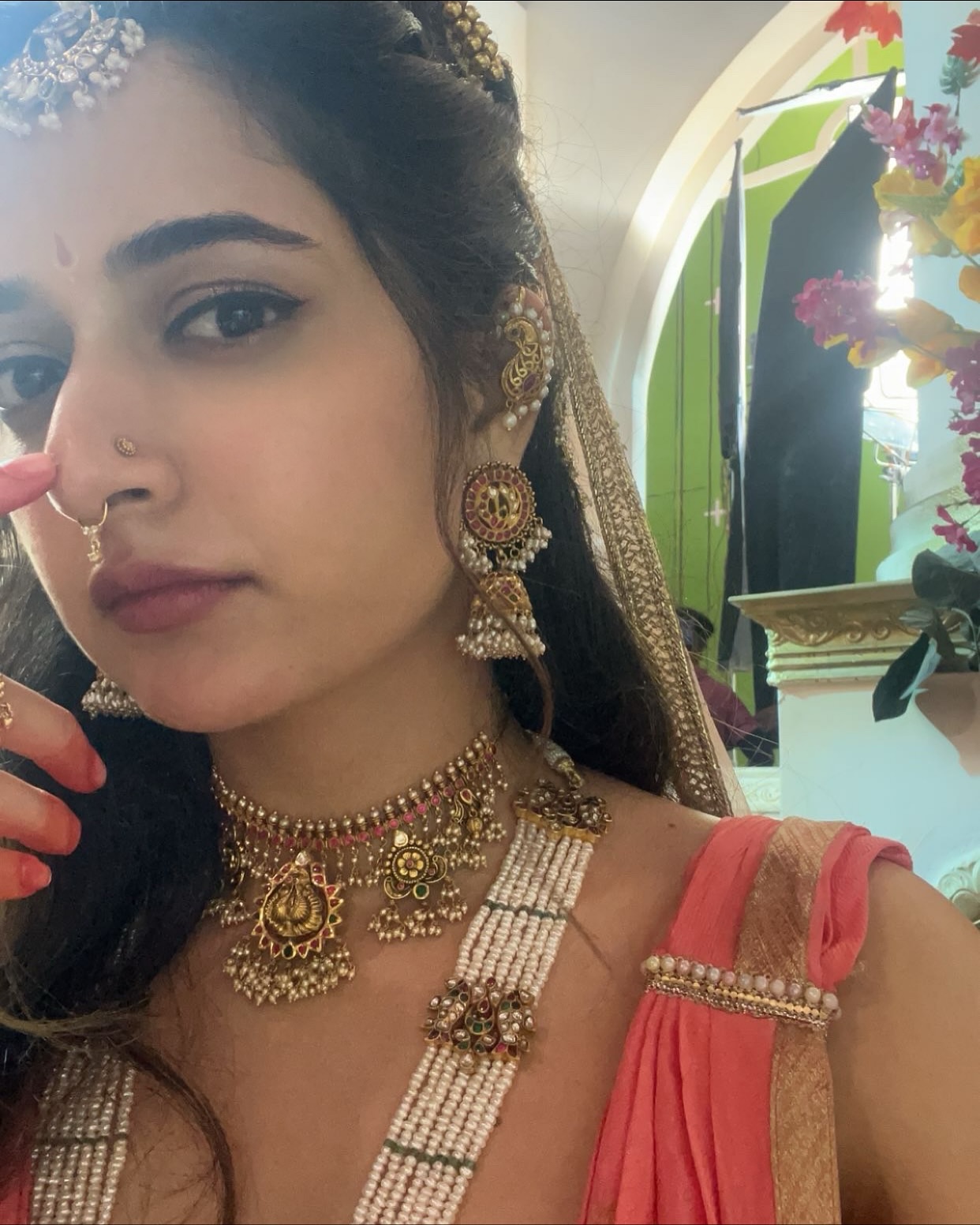 Ashika Ranganath Shares Beautiful BTS Pics From Vatha vaibhava Sets