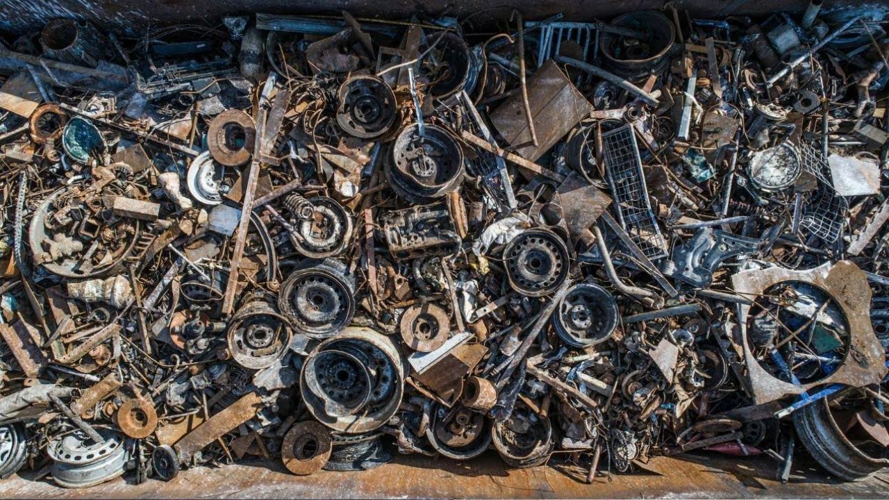 Govt Earns ₹800 Crore from Scrap: More Than Chandrayaan-3 Cost