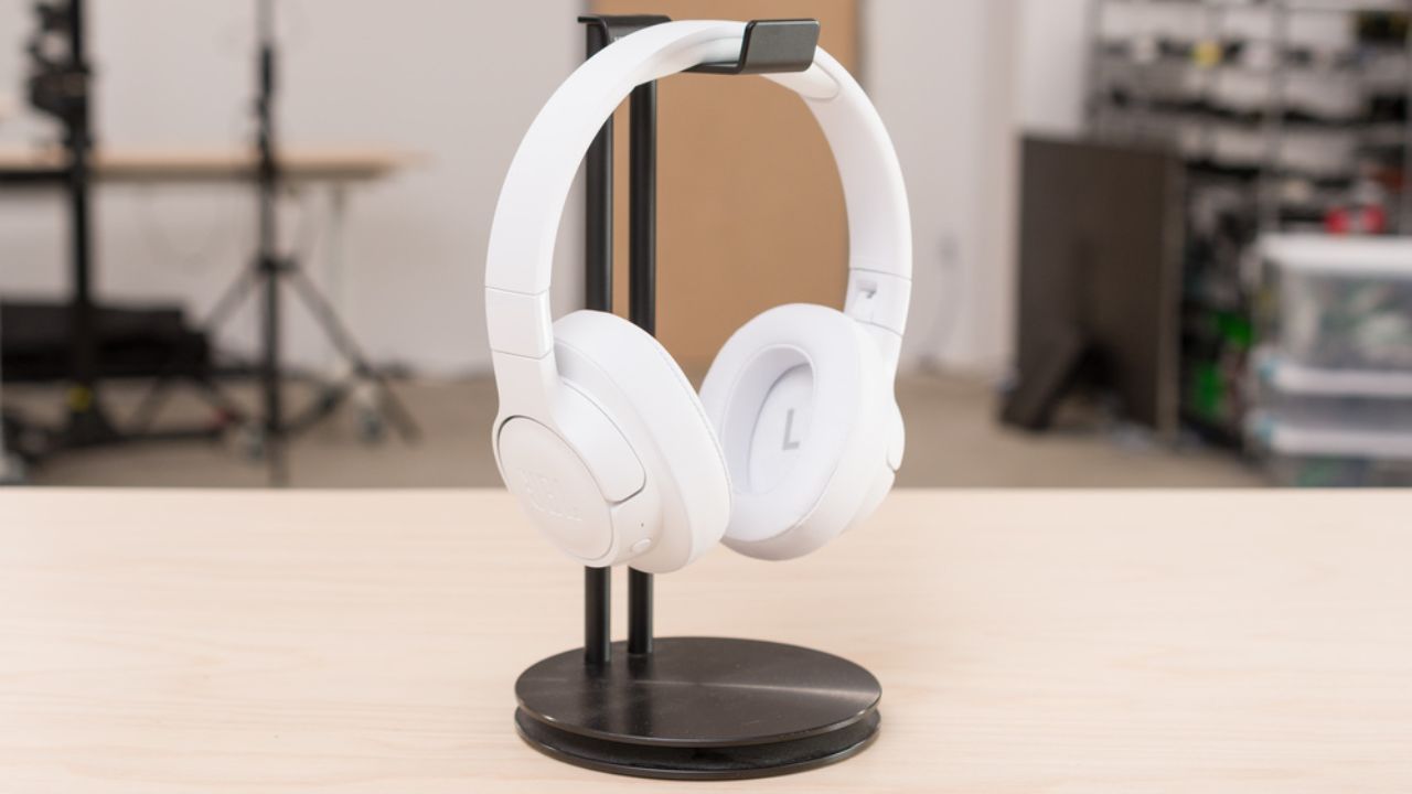 Amazon’s Craziest Offer- Rs8,000 JBL Headphones Now At Just Rs1,999