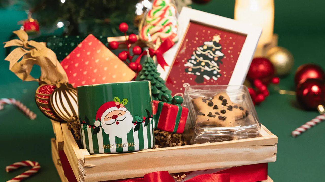 Best Christmas Gifting Stores in Hyderabad: Luxury Hampers to Budget Finds