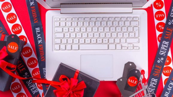 Christmas 2025 on Budget: 12 Hacks Only Smart Shoppers Know