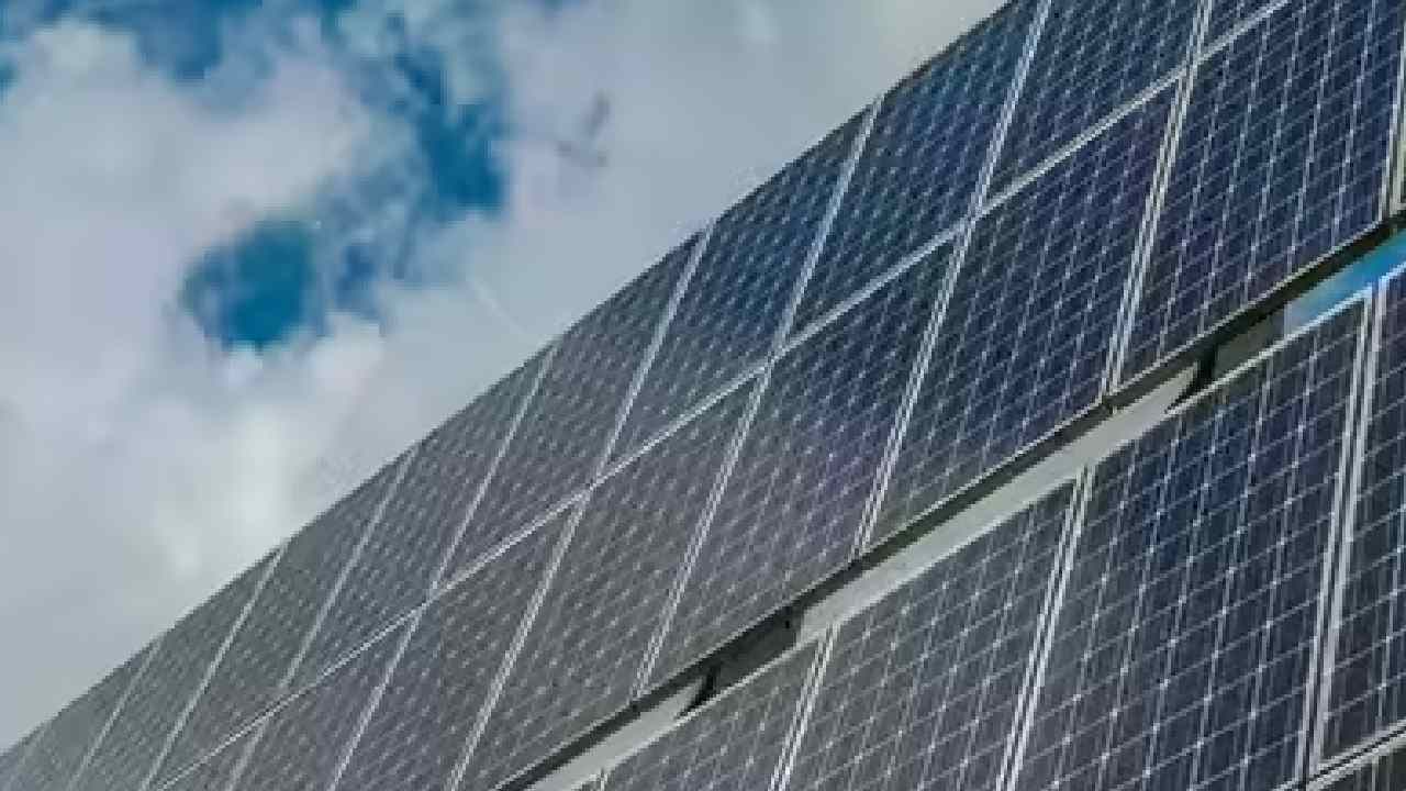 Central Government New Scheme Offers 150 Units Free Electricity Every Month