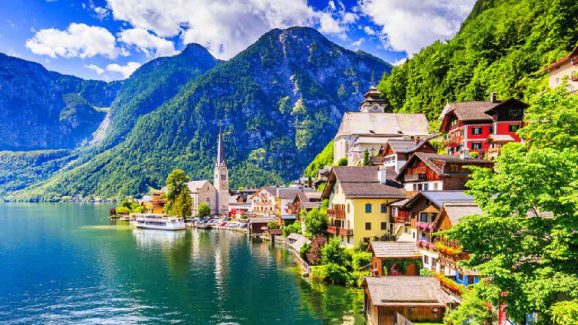 Top 5 Hill Destinations in the World That Look Like Heaven