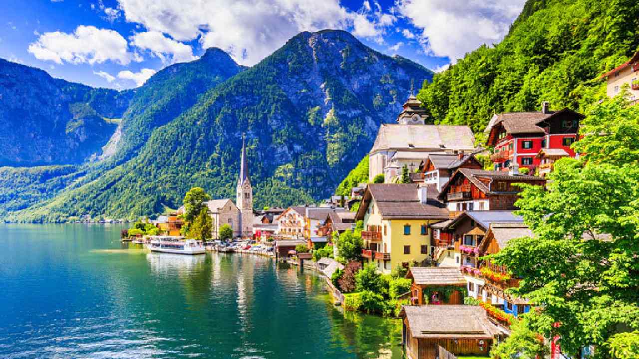 Top 5 Hill Destinations in the World That Look Like Heaven