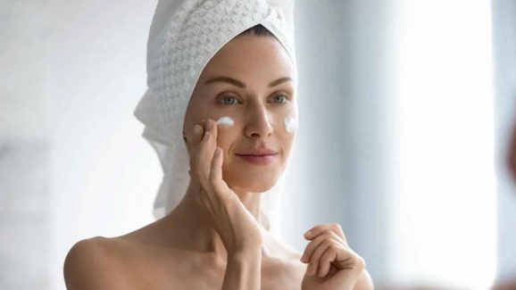 Night Skincare Habits That Actually Repair Skin While You Sleep