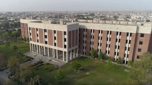 Pakistan Introduces Sanskrit, Plans Course on Bhagavad Gita