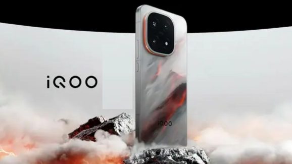 iQOO Latest Flagship With 7000mAh Battery Gets Big Discount